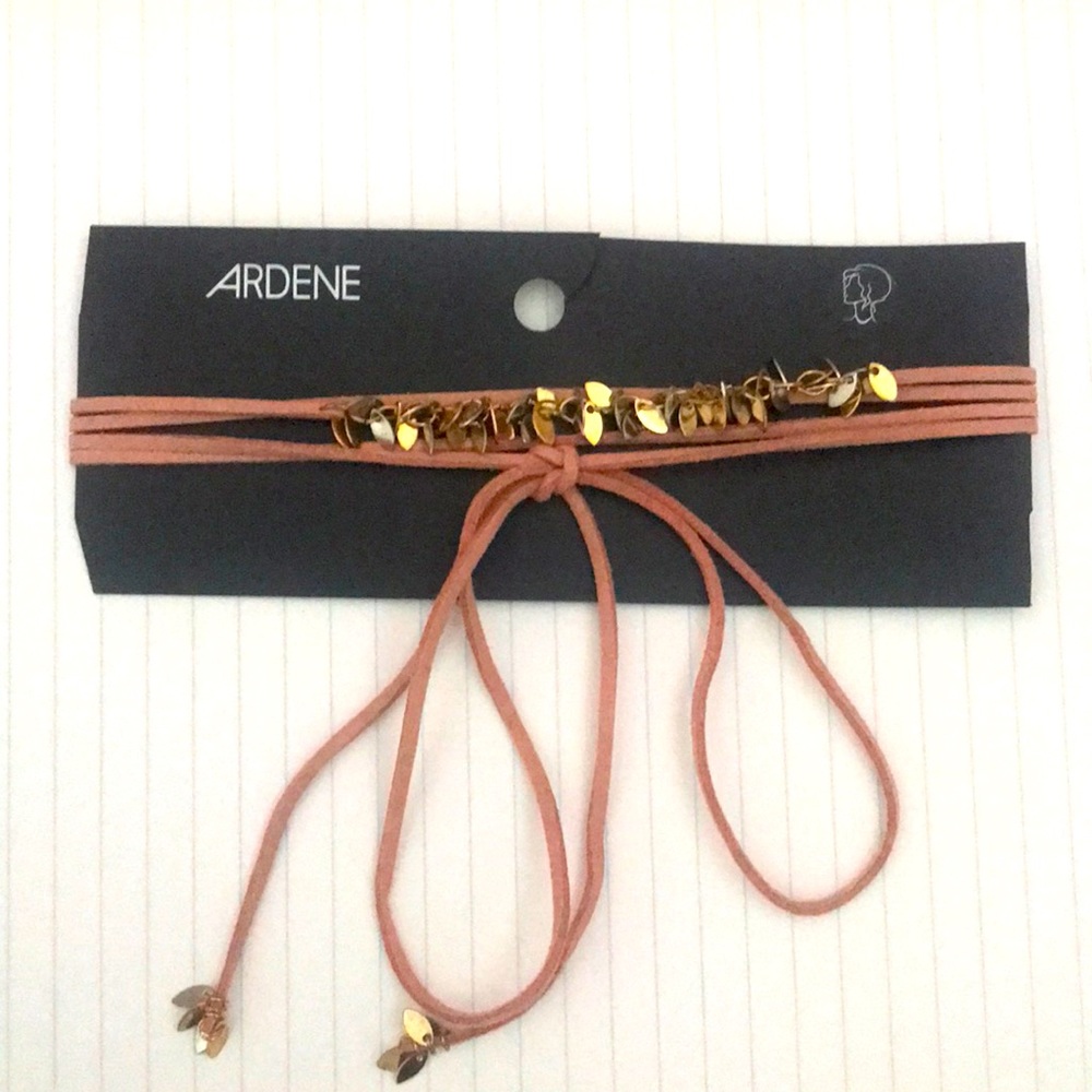 Super stylish necklace choker- never worn - faux suede